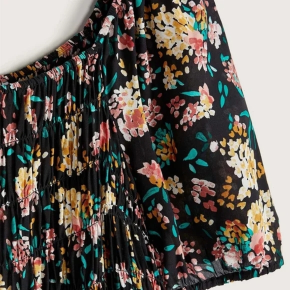 ✨️BOGO50% NWT Off Shoulder Blouse - Picture 4 of 4